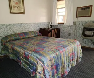 Photo 4 - Cedar Hill Motel