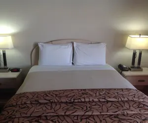 Photo 2 - Parks Inn Bowie