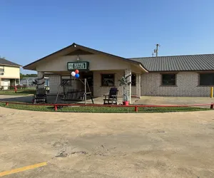 Photo 2 - Travelers Inn Motel