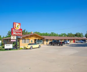 Photo 2 - Sioux Motel