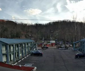 Photo 2 - Country Town N Suites