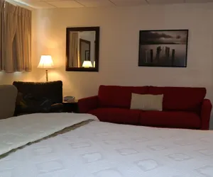 Photo 5 - Moseley Cottage Inn & Town Motel