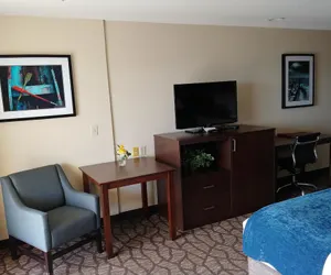 Photo 4 - Harborside Inn