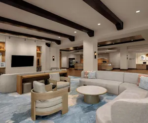 Photo 5 - Courtyard by Marriott Anaheim Theme Park Entrance