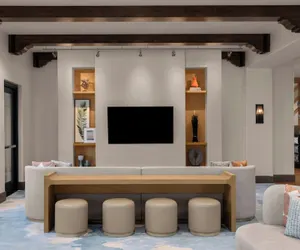 Photo 3 - Courtyard by Marriott Anaheim Theme Park Entrance