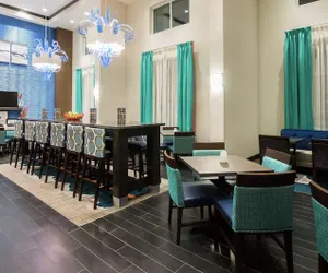 Photo 4 - Hampton Inn & Suites Orlando At SeaWorld