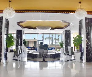Photo 3 - Seacoast Suites on Miami Beach