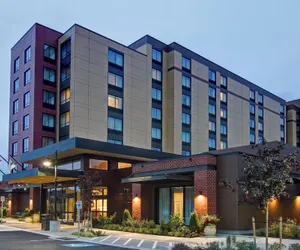 Photo 2 - Homewood Suites by Hilton Seattle-Issaquah