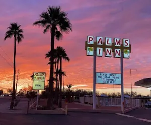 Photo 2 - Palms Inn