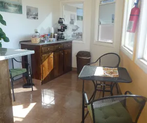 Photo 3 - Palms Inn