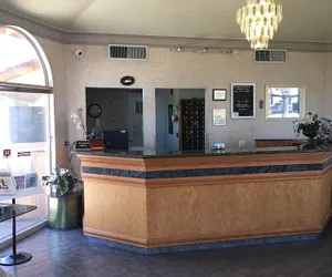 Photo 4 - Applegate Inn