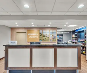 Photo 4 - Hampton Inn & Suites Kenosha Pleasant Prairie