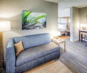 Photo 5 - Holiday Inn Express & Suites Cleveland West - Westlake by IHG