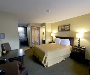 Photo 4 - Town House Inn