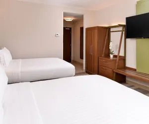 Photo 5 - Holiday Inn Express & Suites Trinity by IHG