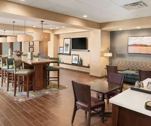 Photo 3 - Hampton Inn Lincoln Airport