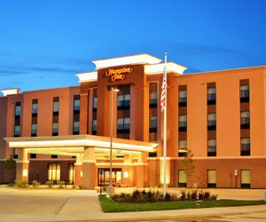 Photo 2 - Hampton Inn Lincoln Airport