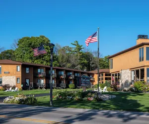 Photo 2 - Pine Grove Resort