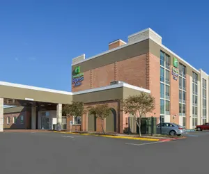 Photo 2 - Holiday Inn Express & Suites Shreveport - Downtown, an IHG Hotel