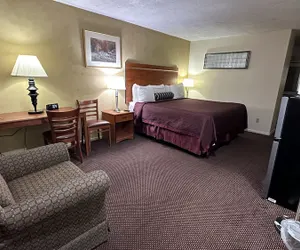 Photo 2 - Economy Inn