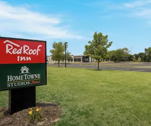 Photo 2 - Red Roof Inn & Conference Center Chicago - N Aurora/ Naperville
