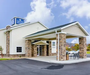 Photo 2 - Cobblestone Inn & Suites - Ambridge