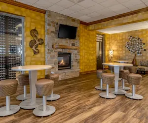 Photo 5 - El Rancho Hotel