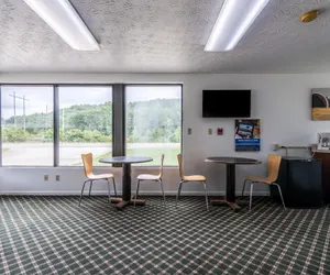 Photo 5 - Motel 6 Attalla, AL