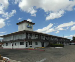 Photo 2 - Days Inn by Wyndham Victorville