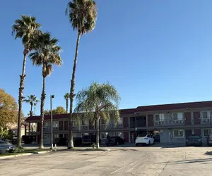 Photo 2 - Red Roof Inn San Bernardino