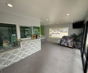 Photo 2 - Hi-Way Host Motel