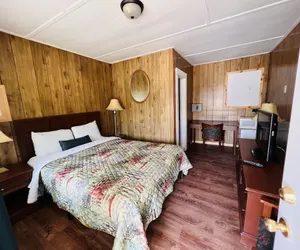 Photo 3 - Countryside Inn