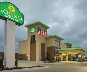 Photo 2 - La Quinta Inn & Suites by Wyndham Enid