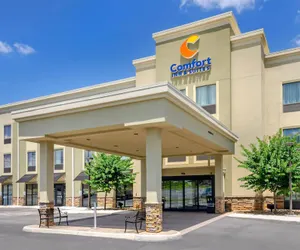 Photo 2 - Comfort Inn & Suites Lynchburg Airport - University Area