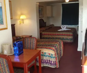 Photo 4 - Relax Inn