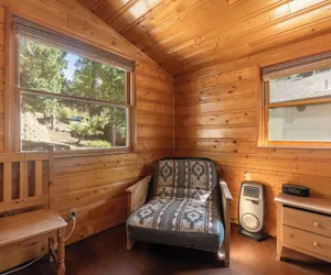 Photo 5 - True Big Bear Lake Cabin with jacuzzi