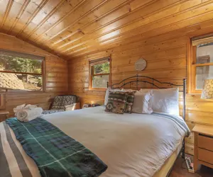 Photo 4 - True Big Bear Lake Cabin with jacuzzi