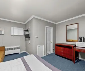 Photo 5 - 1BR w/ Smart TV AC Self Check-in MI