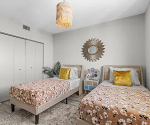 Photo 3 - 2Br2Ba Next To Jackson Memorial Hospital