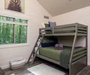 Photo 3 - Family Bunk Glamping Cabin - Bed & Bear