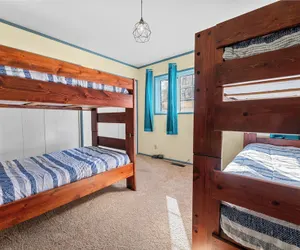 Photo 3 - Wanderlust Lodge