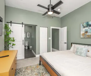 Photo 4 - The Baymiller Row - For 6!