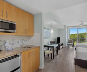 Photo 4 - 2 Resort Studios by Avantstay Sleeps 8, Pool, Shuttle, Tennis, Near Baytowne & Beach