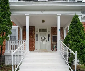 Photo 2 - Central 4BR Historic Gem Near Colleges