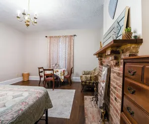 Photo 4 - Central 4BR Historic Gem Near Colleges