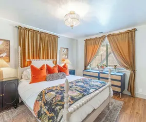 Photo 3 - The Deco Retreat - UNR - Pet Friendly