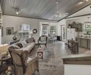 Photo 2 - Cactus Flower Lodge-20 min to Downtown-starlit Sky Views