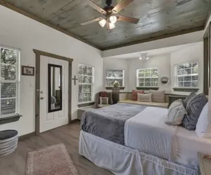 Photo 3 - Cactus Flower Lodge-20 min to Downtown-starlit Sky Views