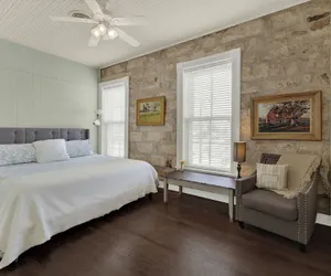 Photo 3 - Charming Balcony Suite Overlooking Main Street-walk to Everything!