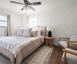 Photo 5 - Luxe Poolside Retreat W/sauna-minutes From Downtown!